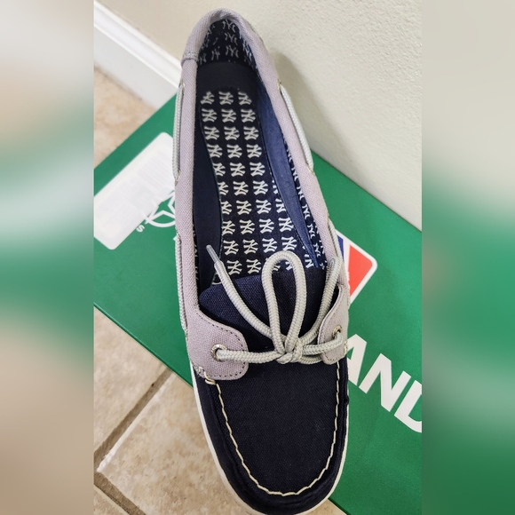 Womens Eastland MLB New York Yankees Boat Shoes Size 9.5 NWT - Picture 3 of 8